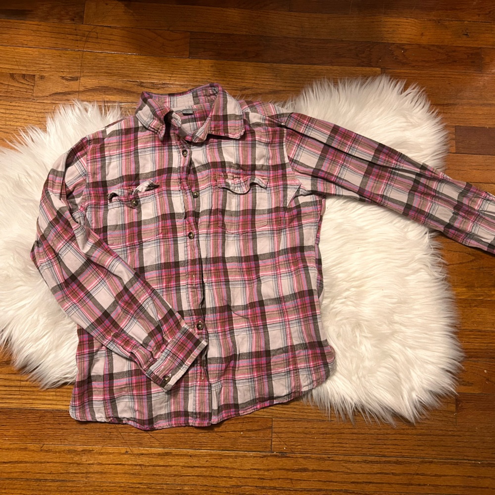 Women’s Pink Carhartt Flannel: Women’s Large (fits like a medium)
